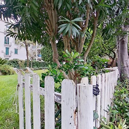 Il Giardino Di Vico Neve Panzió Nápoly Kültér fotó