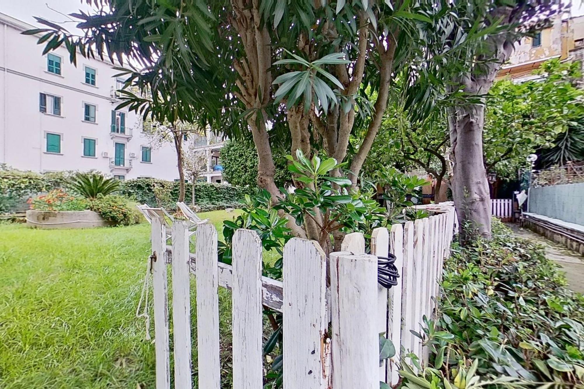 Il Giardino Di Vico Neve Panzió Nápoly Kültér fotó